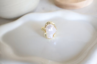 Pearl Glow Ring