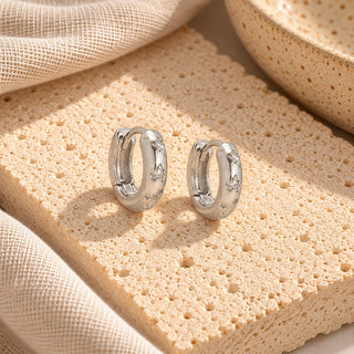 Lainey Star Huggie Hoops in Silver
